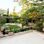 Nicole\'S Garden Villa
