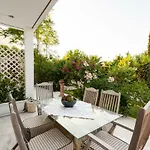 Nicole\'S Garden Villa