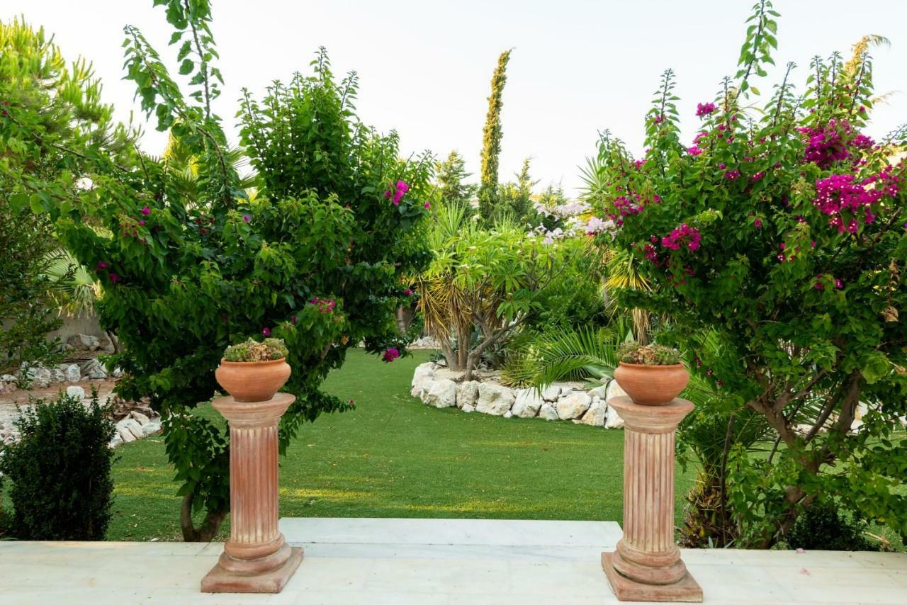 Nicole's Garden Vila Kallithéa
