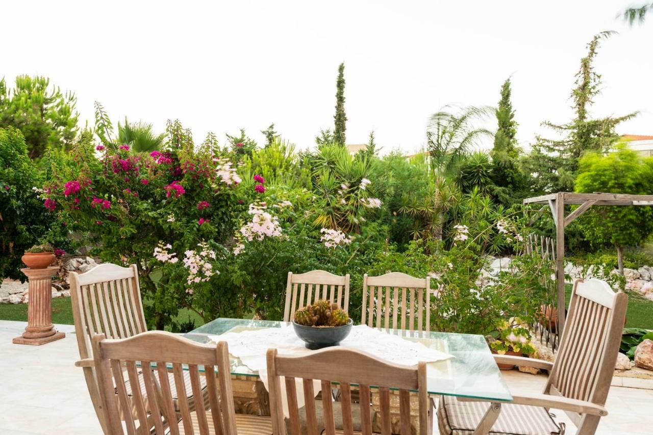 Nicole's Garden Vila Kallithéa